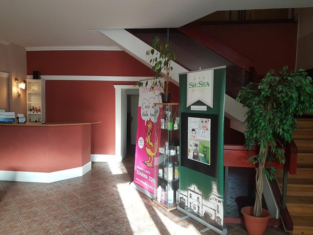 西叶斯塔罗迪尼酒店 帕尔杜比采 外观 照片